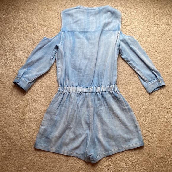 Very J Chambray Romper🩵 Size Small - Picture 3 of 4